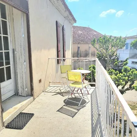Chez Pape Mame Au Mas De La Huppe Apartment *