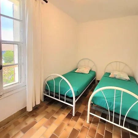 Chez Pape Mame Au Mas De La Huppe Beauvoisin (Gard)