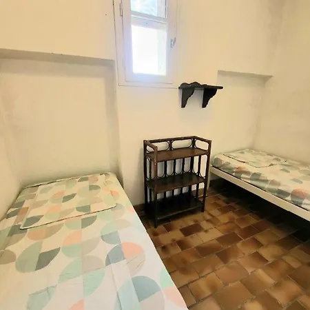 Chez Pape Mame Au Mas De La Huppe Apartment *